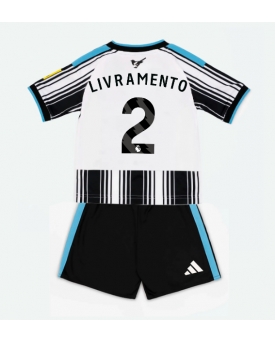 Newcastle United Tino Livramento #2 Maglia Gara Casa Repliche 2026-27 Bambino Maniche Corte Newcastle United Tino Livramento #2 Maglia Gara Casa Repliche 2026-27 Bambino Maniche Corte